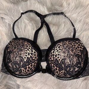 Victoria Secrets Very Sexy push up bras with front enclosure. 32C